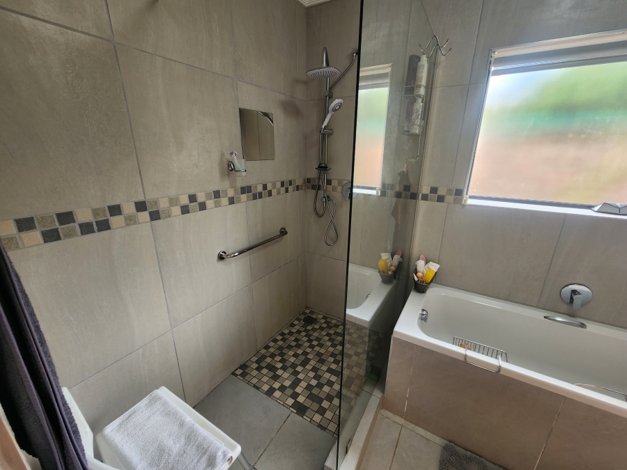 3 Bedroom Property for Sale in Dana Bay Western Cape